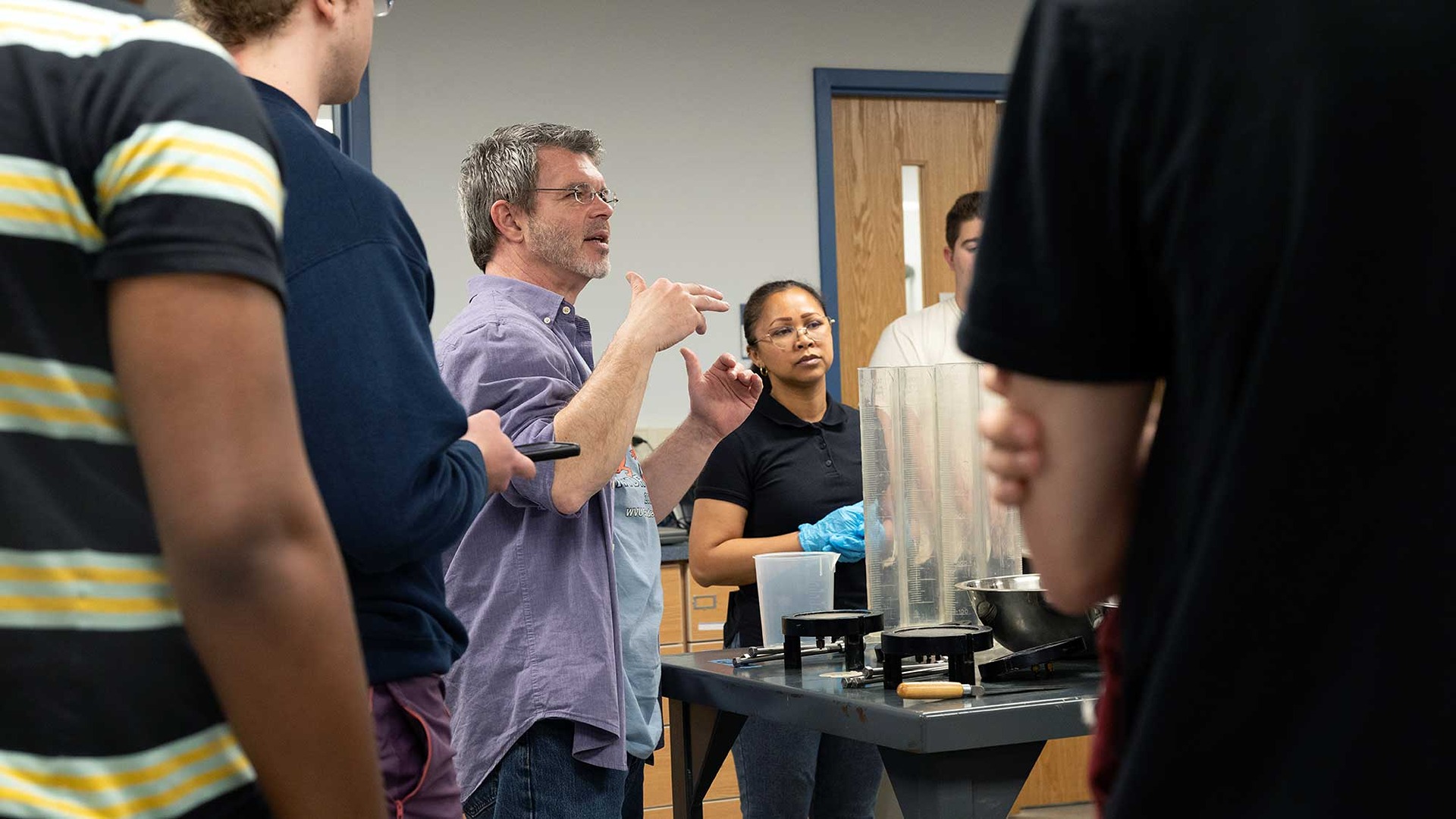 Construction Management professor leads a lab