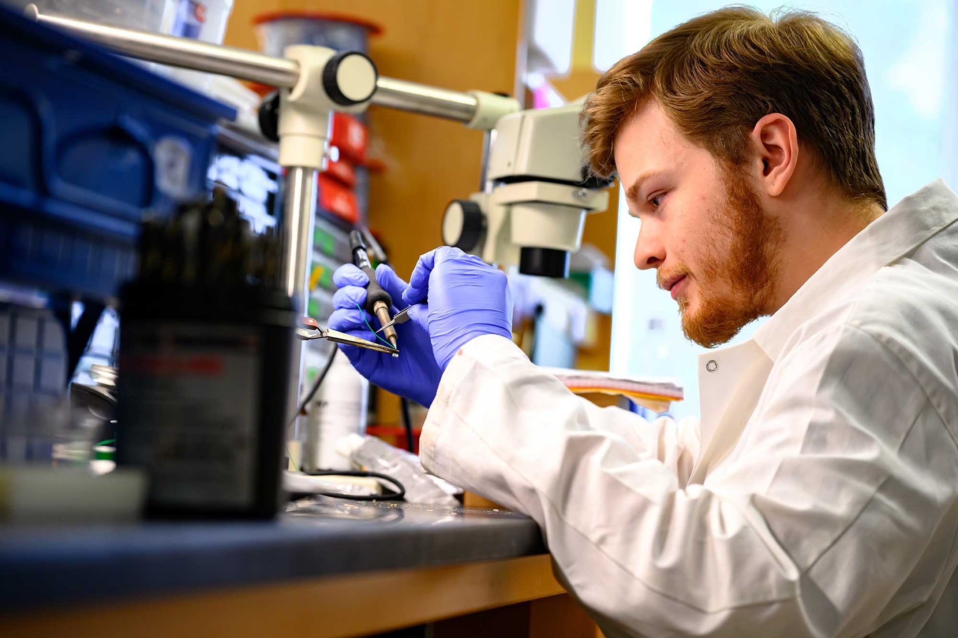 Person working in RNI lab